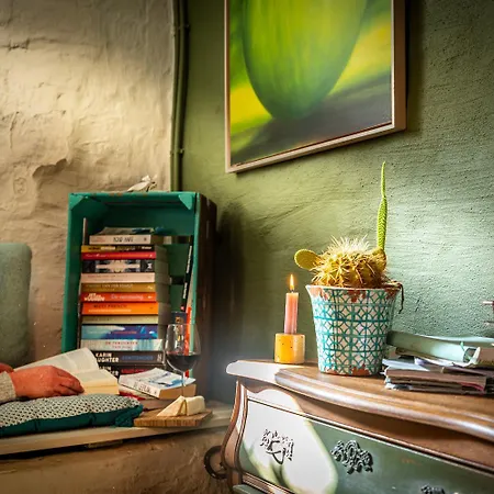 Farm stay Vakwerkloft *